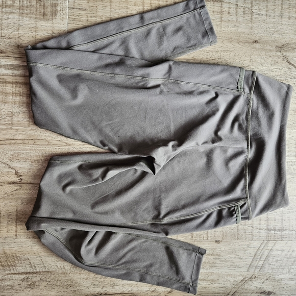 Gymshark Dreamy Leggings and Sport Bra - Picture 3 of 7